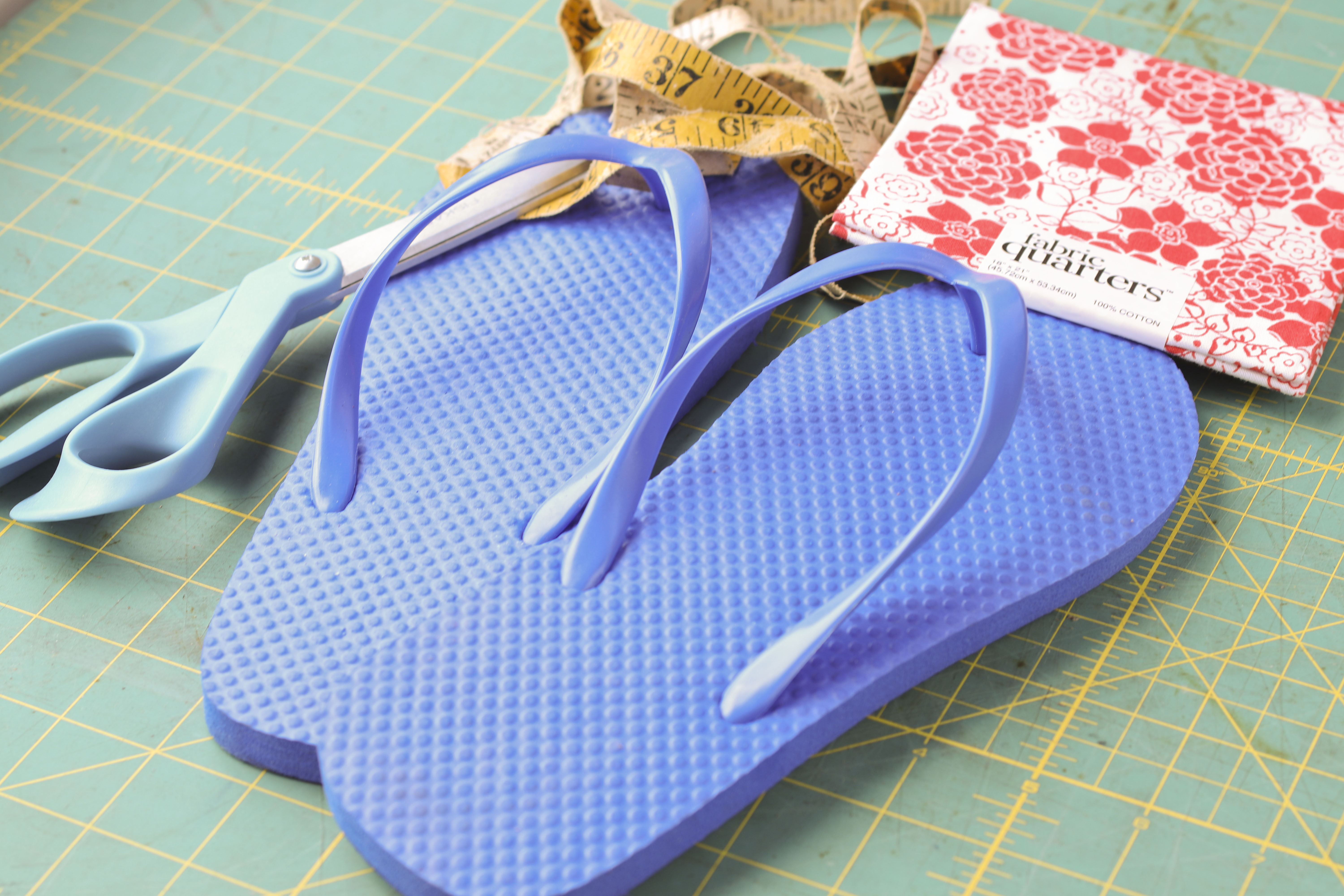 DIY Kids Patriotic Flip Flops - Six Clever Sisters