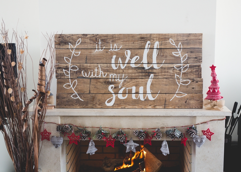 DIY Wood Pallet Sign AND free printable!