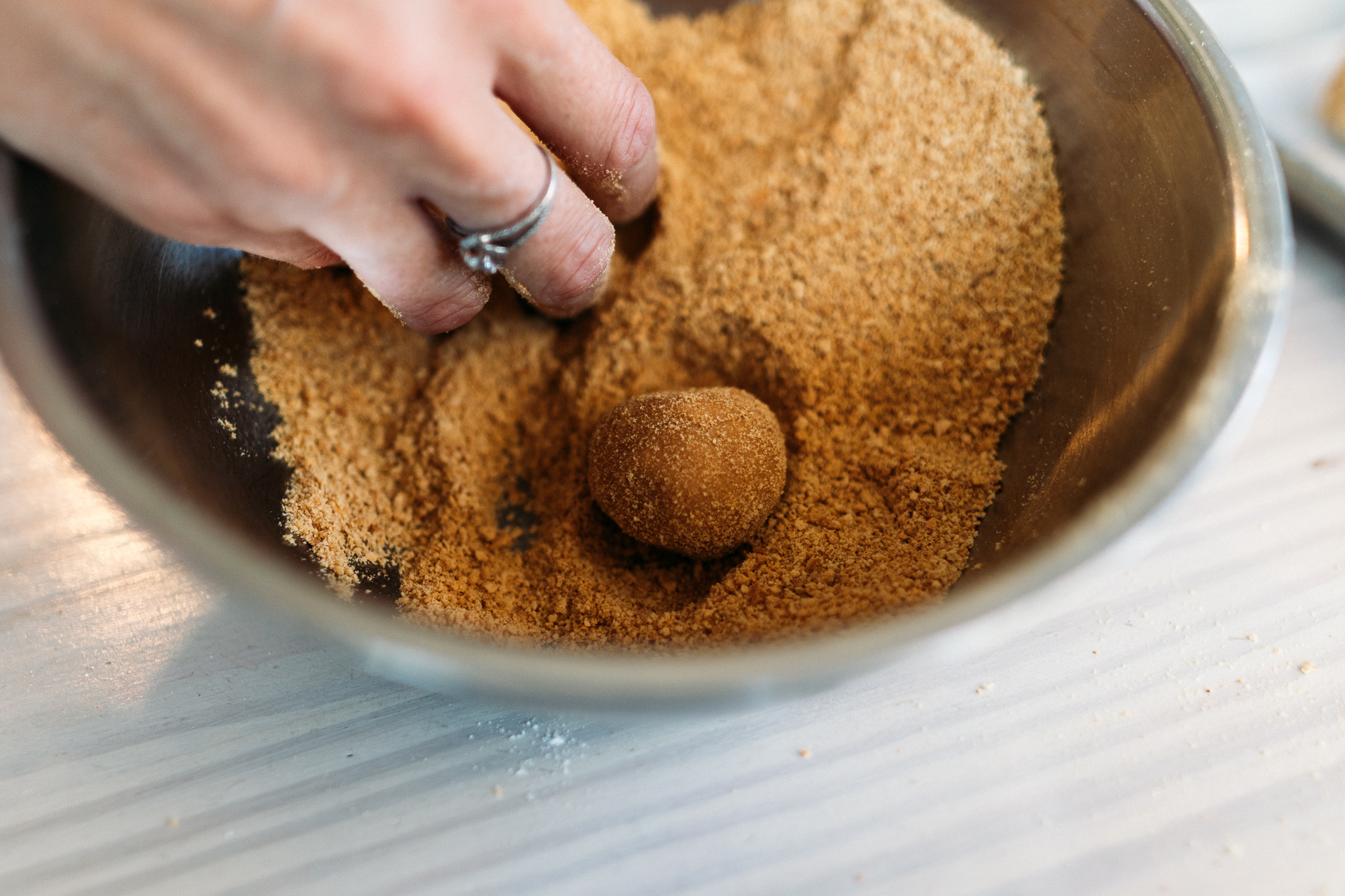 Peanut Butter Balls | No-Bake Peanut Butter Balls | Protein Snack | Peanut Butter Protein Ball | No-Bake Snack | This easy, peanut butter snack is packed with protein. It requires no baking either and can be made in minutes! #pb #peanutbutter #protein #snackideas #recipe #recipeoftheday #easyrecipe