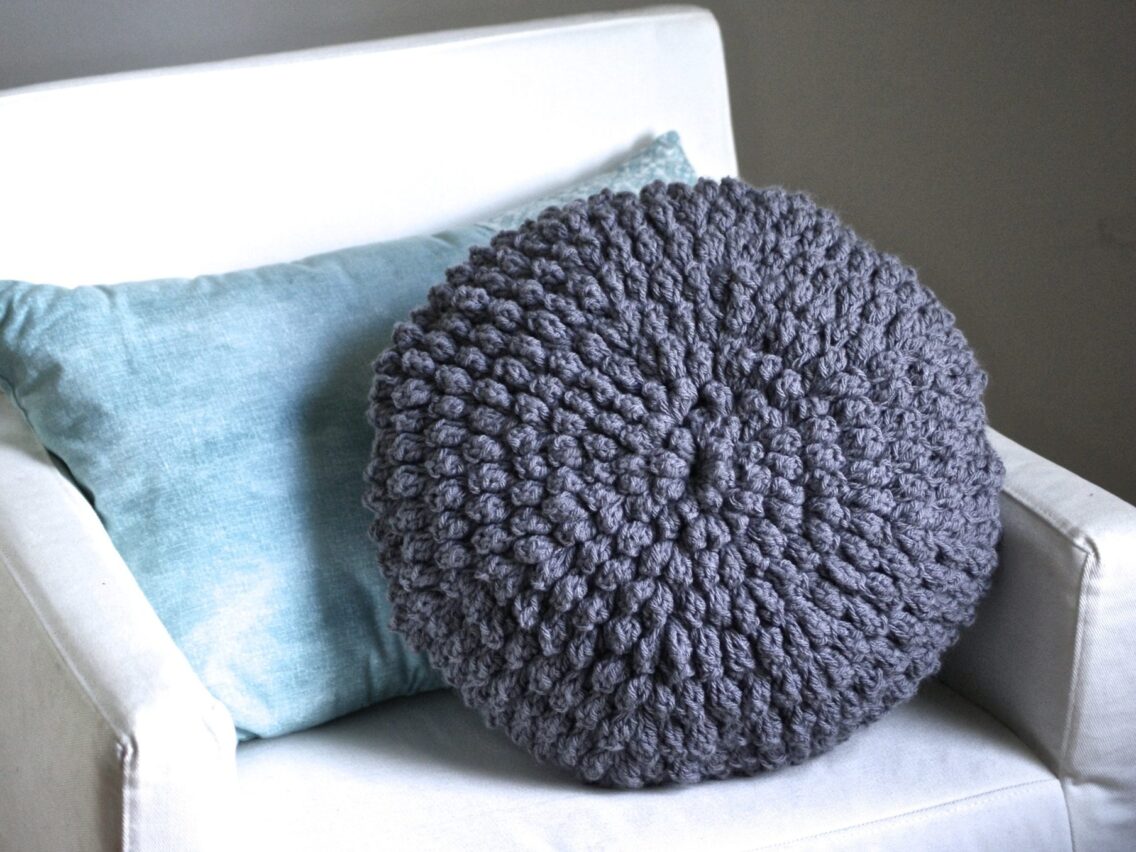 DIY Crochet Circle Puff Pillow Pattern