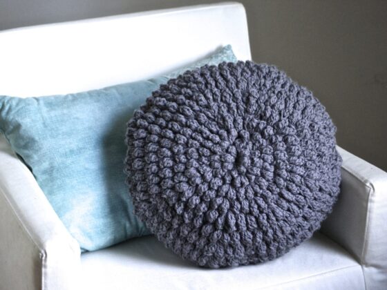 DIY Crochet Circle Puff Pillow Pattern