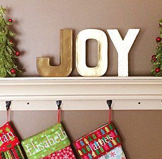 DIY Felt Poinsettia Christmas Wreath