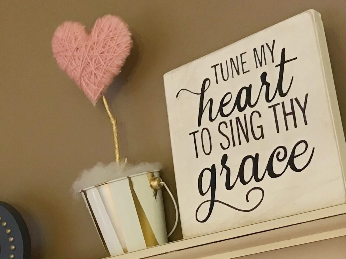 ONE HOUR Yarn Wrapped Heart Decoration