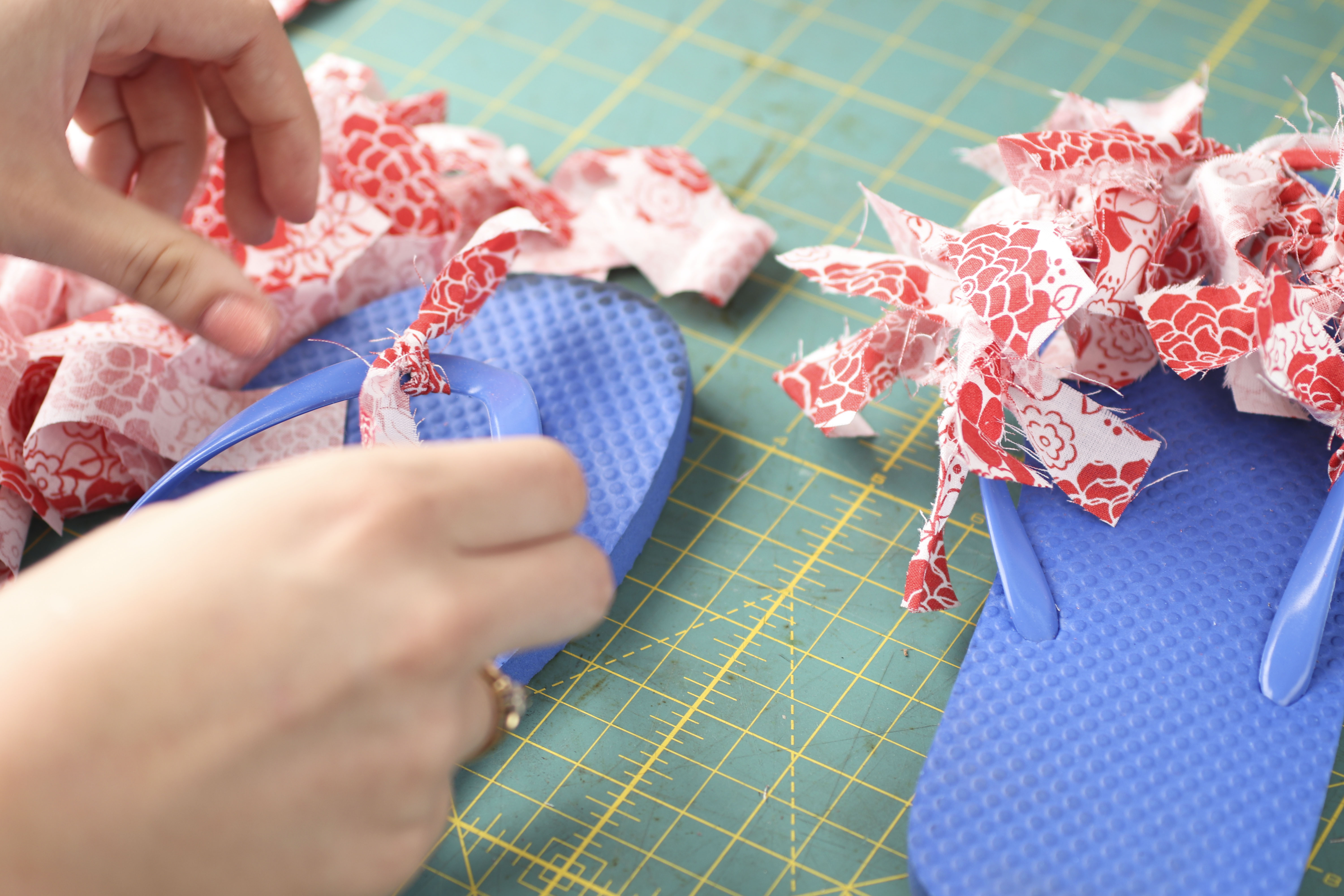 DIY Kids Patriotic Flip Flops – Six Clever Sisters