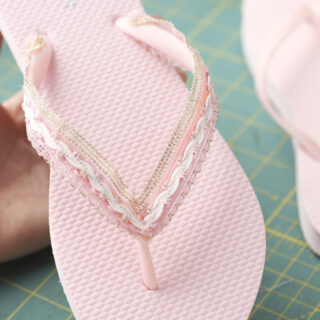 DIY Kids Patriotic Flip Flops