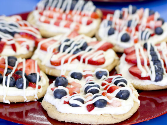 Mini Fruit Pizzas (Fourth of July)