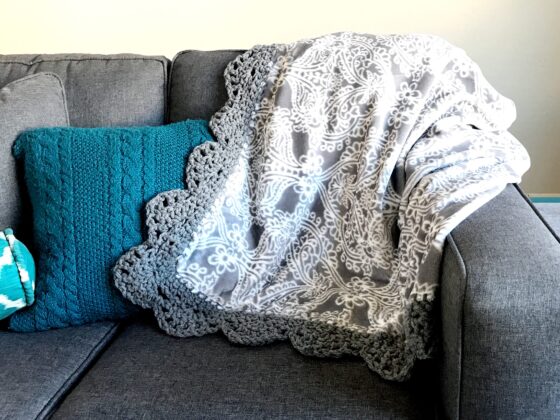 Crochet Scallop Edge Plush Throw