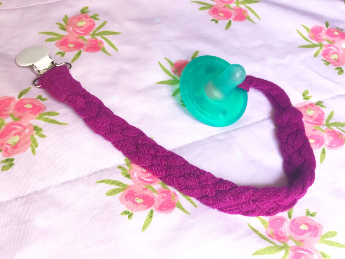 No Sew Easy Knit Pacifier Clip