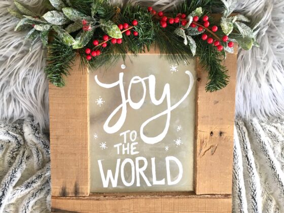 DIY Pallet Christmas Sign – Joy to the World Pallet Wood & Metal Sign