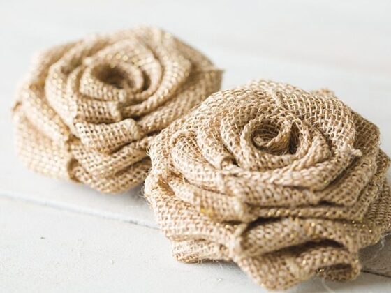 No-Sew DIY Burlap Roses