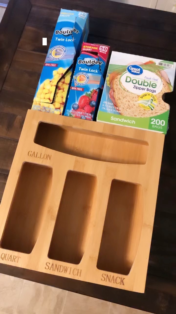 I love when everything in my kitchen has a place. Ya know? It just makes life so much better 🤗

Here’s the link for this bag organizer (and I’ve linked it in our stories)

https://amzn.to/3aXj00J

#sixcleversisters #kitchen #organize #ziploc #plasticbags #organization #organizewithme #homeorganization #house #myhome #kitchenorganization #tidy #clean #organizer #organizationideas #project
