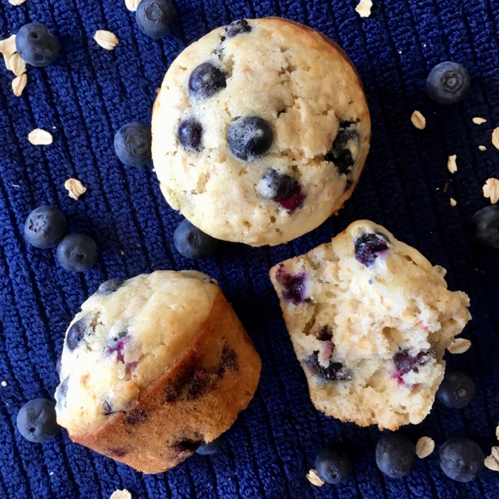 Blueberry Oatmeal Muffins | Healthy | Easy | Lactation | Recipes | Moist | Best | Muffin Recipe | Oatmeal Recipe | Breakfast Muffins | Breakfast Recipes | Freezer Meals | Six Clever Sisters
