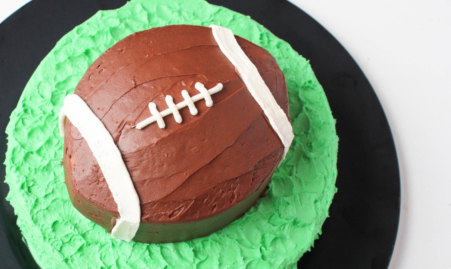 Father's Day Cakes | Father's Day Cake Ideas | Father's Day Cake Easy | DIY Father's Day Cake | Happy Father's Day Cake | Father's Day cake Ideas Creative | Father's Day Cake Ideas Diy | Dad Cake | Cake for Dad | Happy Father's Day Cake | Let the kids help make a cake for Dad this Father's Day. This roundup of super cute Father's Day cakes are easy enough for the kiddos to help make and dad is sure to love!