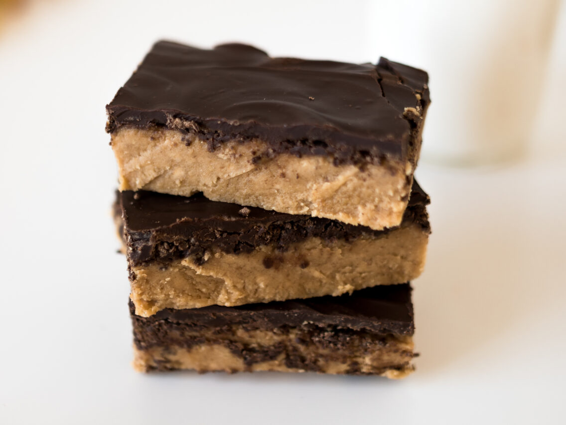 Chocolate Peanut Butter Bars (tastes just like a Reese!)