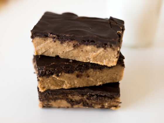 Chocolate Peanut Butter Bars (tastes just like a Reese!)