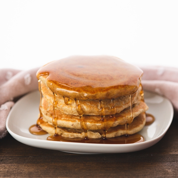 Easy DIY Oatmeal Pancake Mix | DIY Pancake Mix Recipe | Pancake Mix Recipe | Make ahead dry mix | Pancakes from scratch | Make Ahead Pancake Mix Recipe on the Six Clever Sisters blog!