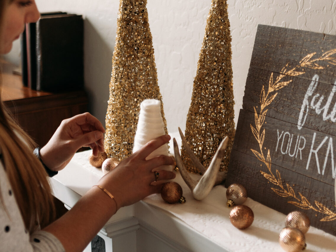 How I Styled My 2019 Winter Mantle