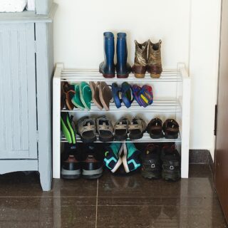 How to Style Floating Shelves for Spring