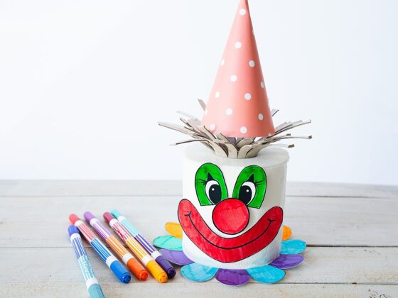 Toilet Paper Clown {KIDS CRAFT} with free printables!