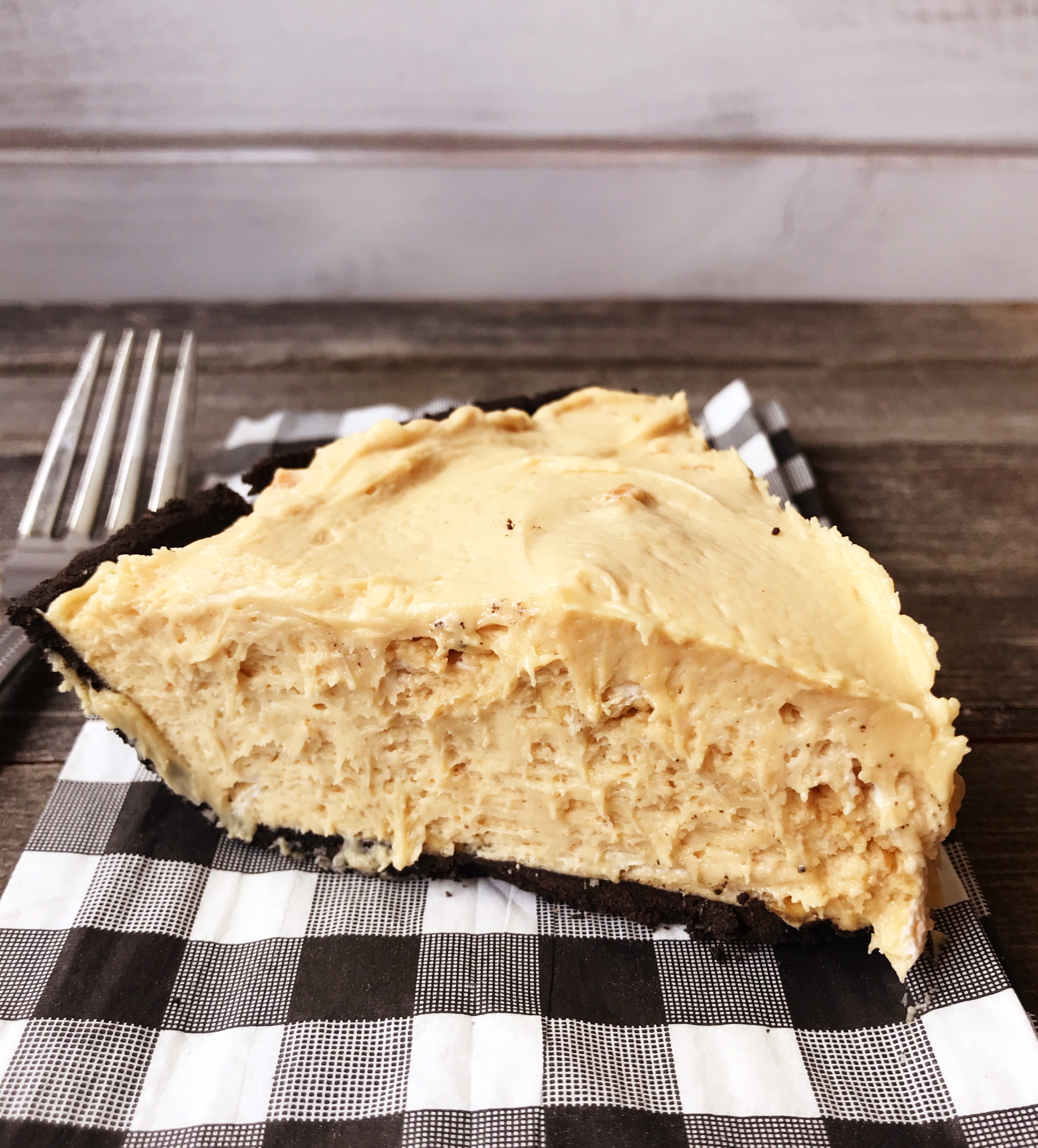 Peanut Butter Pie | Dessert | PB Dessert | Easy Recipe | Easy Desserts | Cold Dessert | Summer | Easy Dessert Recipe | Quick Desserts | Chocolate Peanut Butter | Chocolate | Pie | Food | Six Clever Sisters