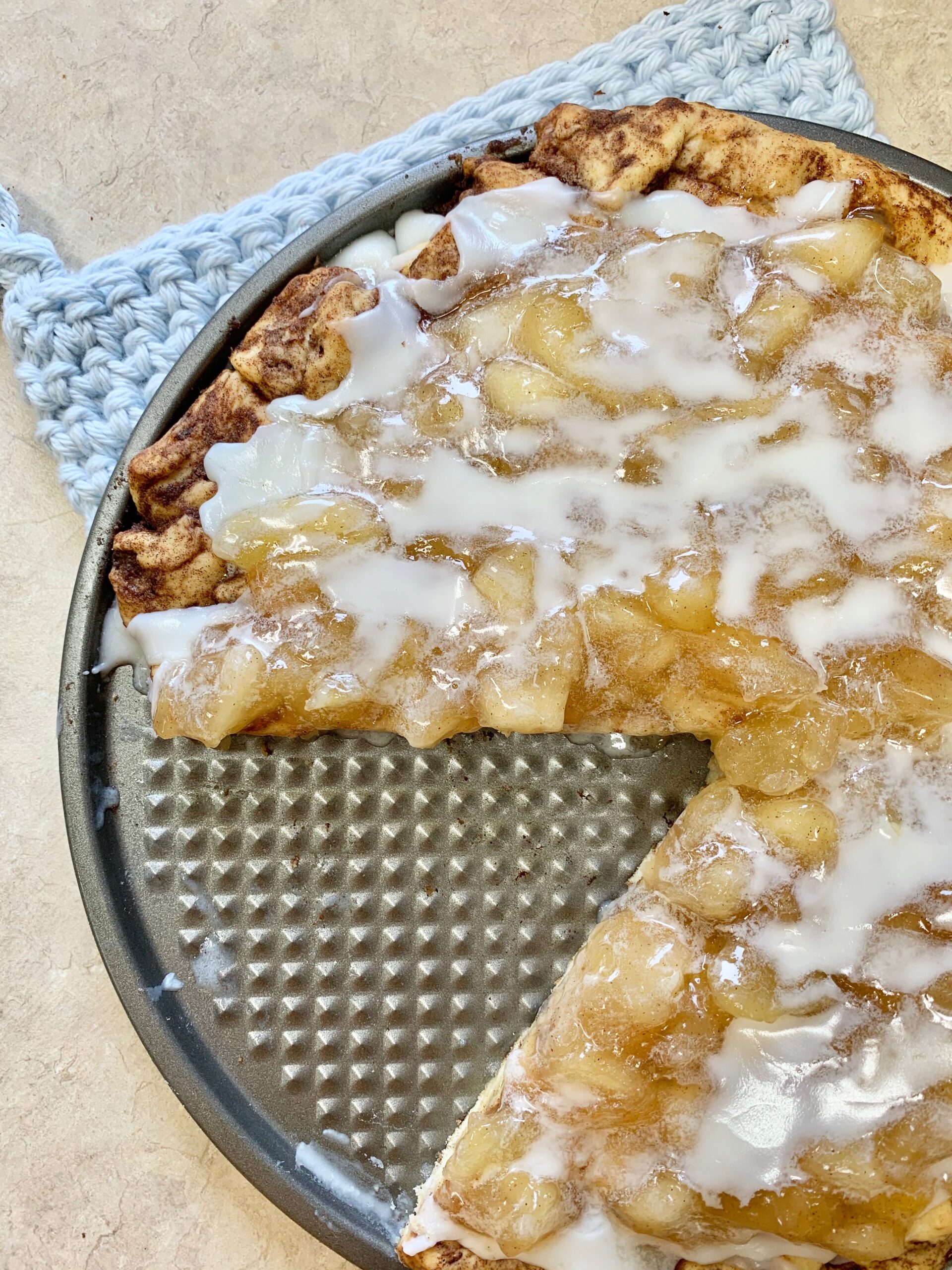 Apple Pie Pizza - Only 2 Ingredients! - Six Clever Sisters