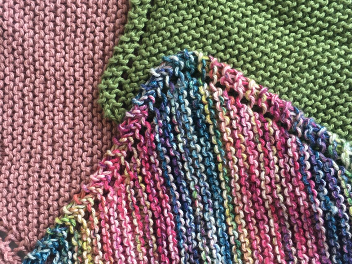 The Easiest Knit Dishcloth – free pattern that is great for a beginner!