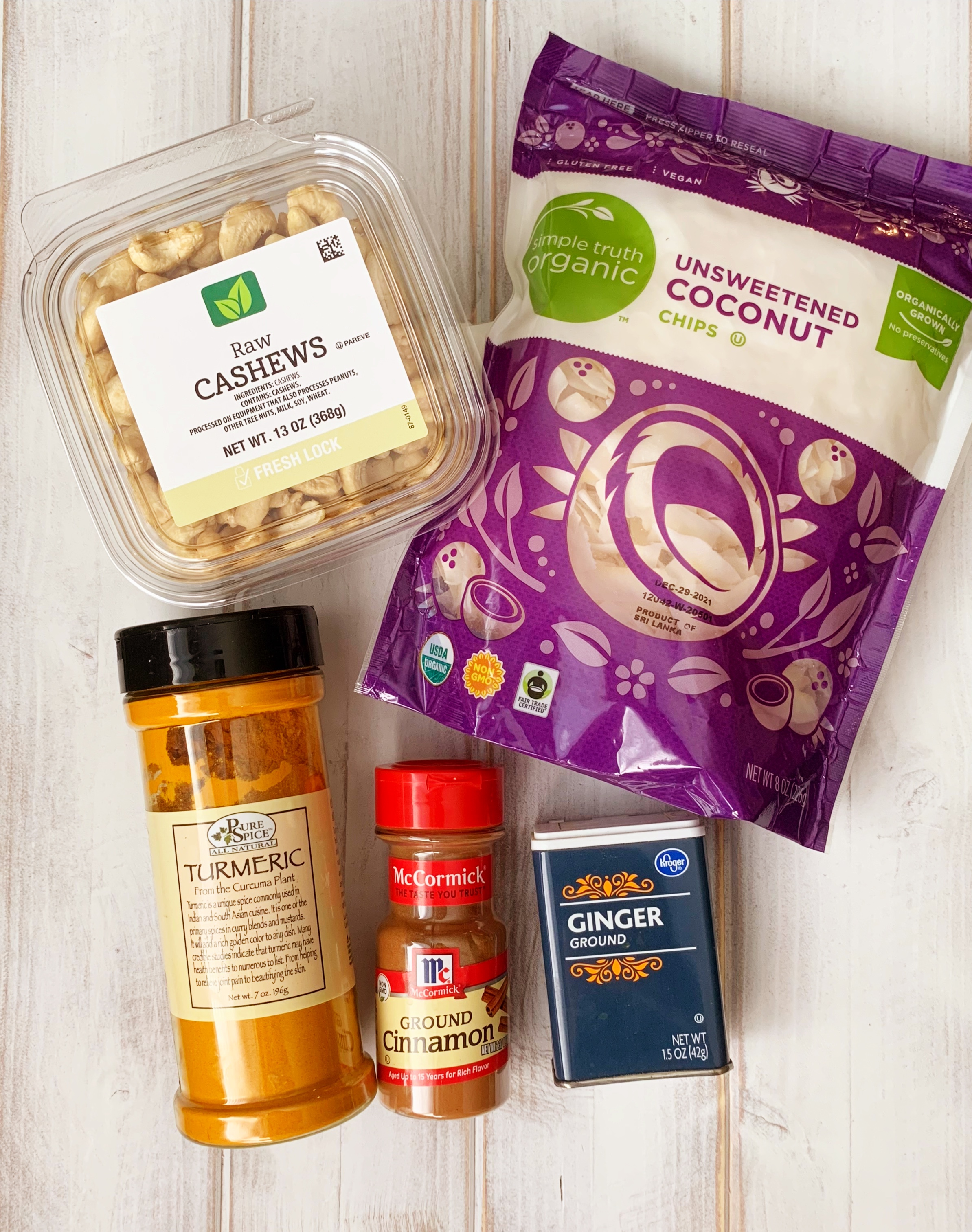 Turmeric granola | Granola Recipe | Turmeric Benefits | Turmeric Recipes | Turmeric Health Benefits | Granola | Granola | Breakfast Ideas | Breakfast Ideas Healthy | Breakfast Recipes | Easy Recipe | Trail Mix | On the Go | Coconut Recipe | Cashews | Ginger | Cinnamon | Six Clever Sister