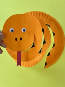Paper Plate Crafts | Paper Plate Crafts for Kids | Paper Plate Crafts Animals | Paper Plate Craft Activity | Paper Plate Snake Craft | Snake Craft with Paper Plate | Paper Plate Snakes | Looking for a cool craft to make with kids? These paper plate snakes are super fun for those animal lovin' kids! With just some paint or markers and a paper plate, you, too, can enjoy making this fun project! #craft #kidsactivities #activitiesforkids #kids #snake