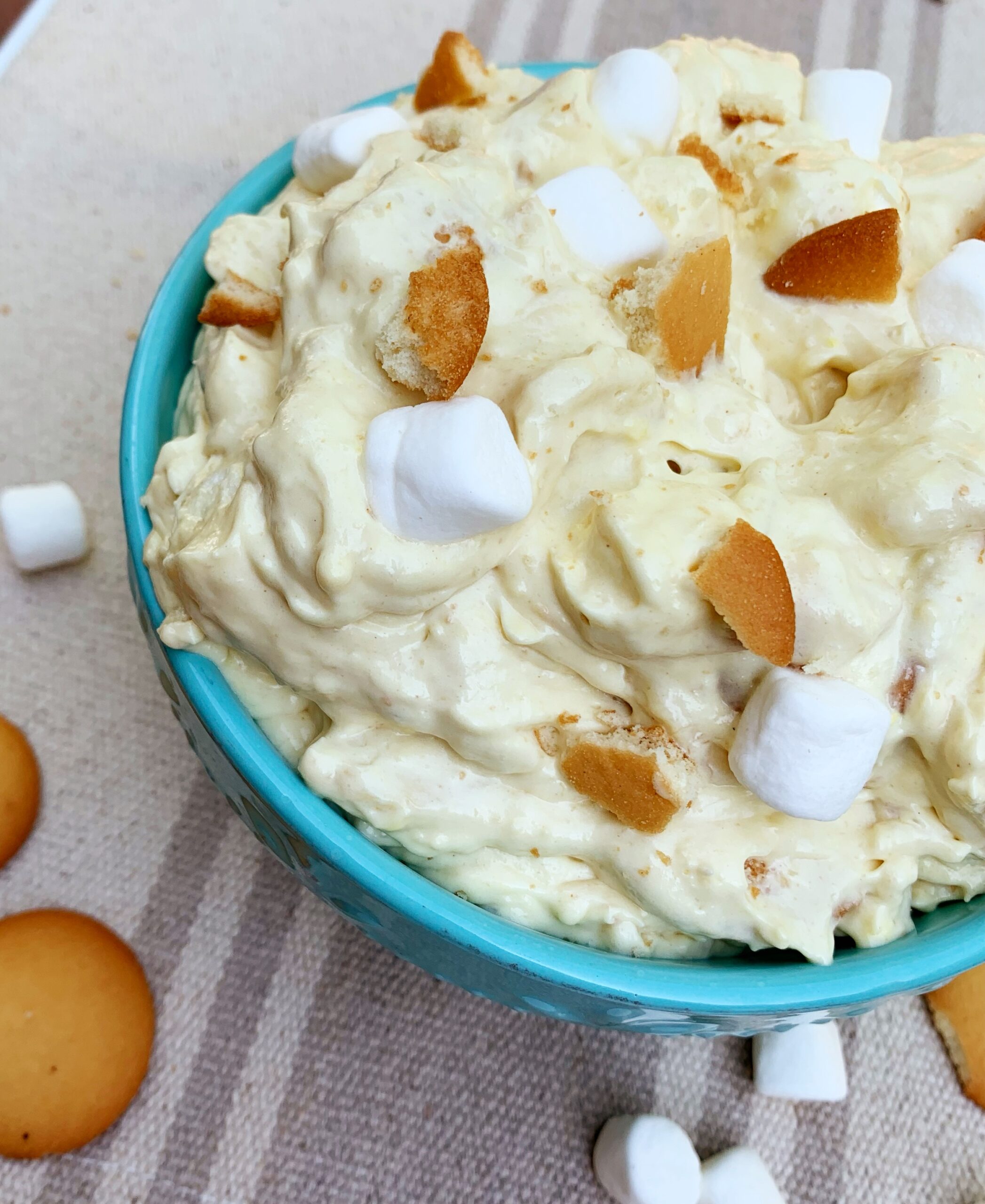 Banana Pudding Peanut Butter Fluff | Pudding | Banana Pudding | Easy Dessert | Fluff Dessert | Marshmallow | Peanut Butter | Pudding | Light Dessert | Southern Banana Pudding | Easy Recipe | Six Clever Sisters