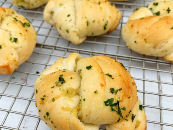 Easy Garlic Knots
