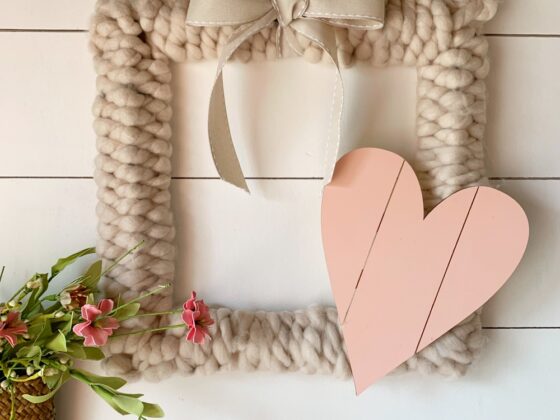 How to Make a Yarn Wreath