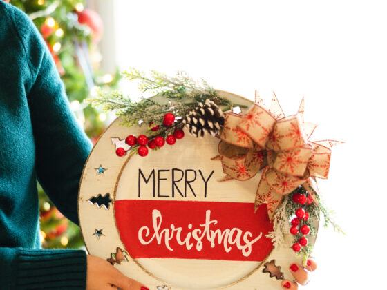 Round Christmas Sign Door Hanger Easy DIY Project