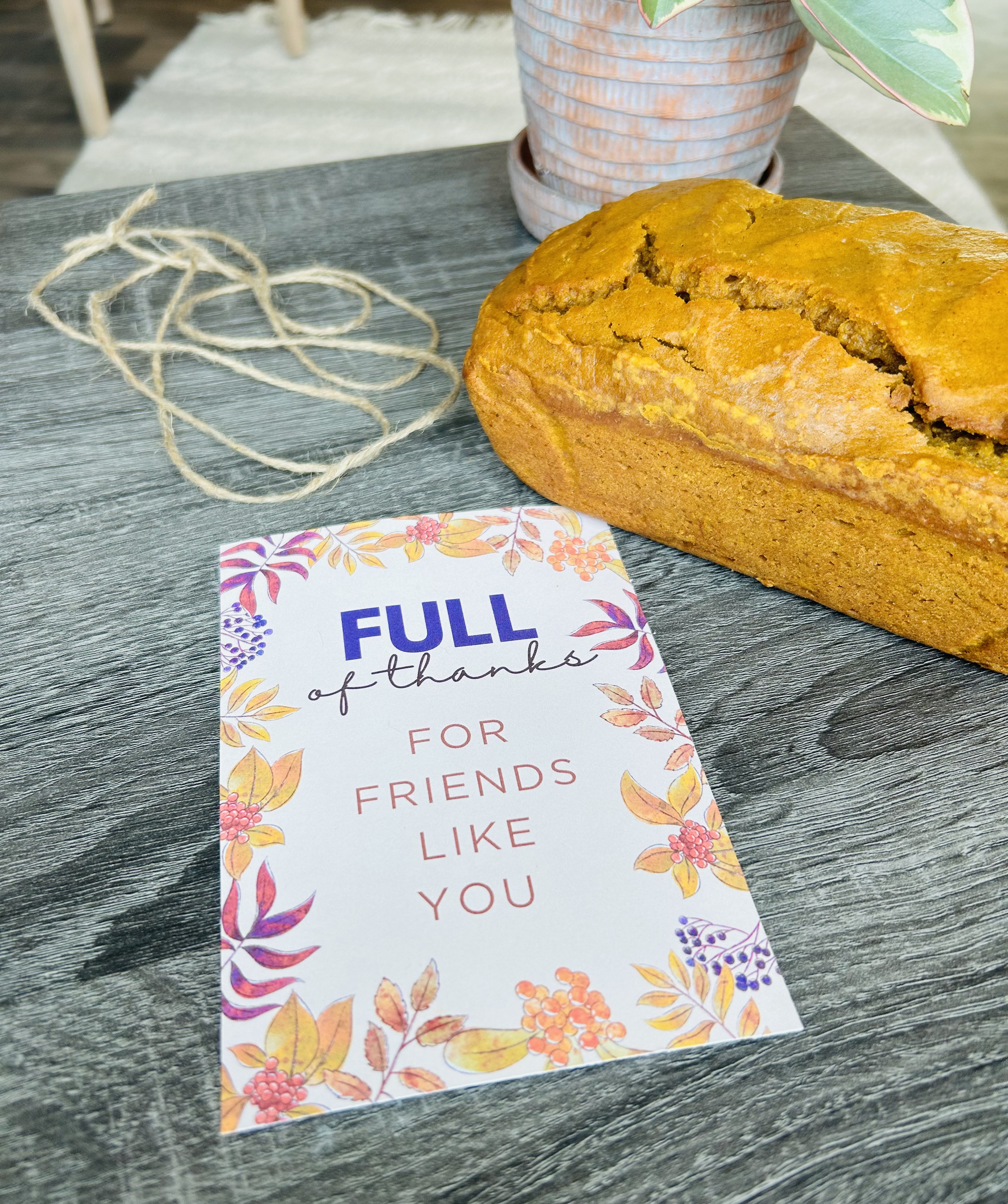 Full of Thanks Treat Tag Printable | Baked Good Card | Free Printable | Card | Thank you Card | Free Printable Gift Tag | Free Thank you Card | Fall | Thanksgiving | Thanksgiving Printable | Fall Printable Free | Six Clever Sisters
