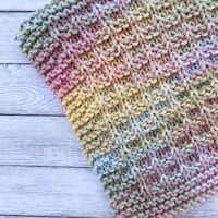 Knit Dishcloth | Knit Dishcloth Pattern | Knit Dishcloth Free Pattern | Knit Dishcloth Pattern Easy | Knit Dishcloth for Beginners | Knit Dishcloth Tutorial | Beginner Knit Dishcloth Pattern Free | Knit Dishcloth Pattern Free | Knit Dishcloths Free Patterns | Looking for an easy knit dishcloth pattern? This is easy to make and great for beginners! So, if you're just learning or need a simple knitting pattern, check this out. #knit #knitting #tutorial #giftideas #pattern #freepattern #yarn #howto