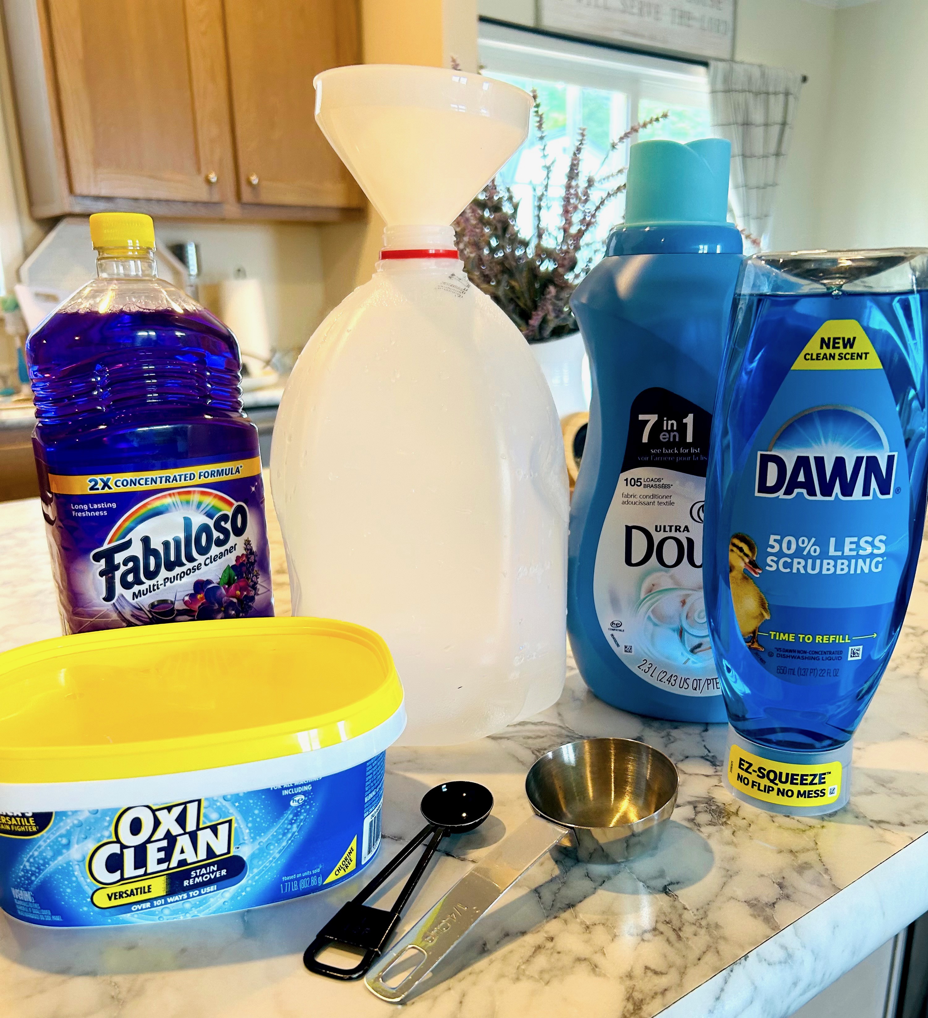 DIY Carpet Cleaner | Rug Doctor | Carpet Refresher | Stain Remover | Homemade Cleaner | Homemade Stain Remover | Steam Clean | Steam Mop | House Cleaning Tips | Cleaning Hacks | Six Clever Sisters