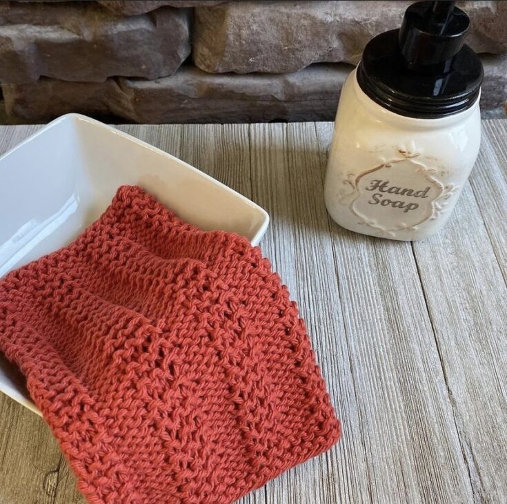 Free Knit Dishcloth Patterns | Free Knit Dishcloth Patterns for Beginners | Easy Free Knit Dishcloth Pattern | Free Pattern to Knit a Dishcloth | Knit Dishcloths Free Patterns | Knit Dishcloth Gift Ideas | Looking for some of the best and easiest knit dishcloth patterns? This compilation of 25 free knit dishcloth patterns will inspire you! #knit #knitting #yarn #craft #create #tutorial #howto
