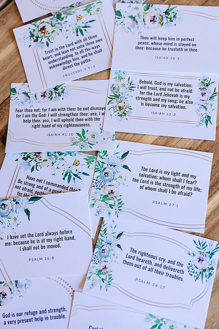 Bible verses for anxiety PDF | Bible verses for anxiety and depression | Bible verse for encouragement in anxiety | Set of free printable cards at the Six Clever Sisters blog!