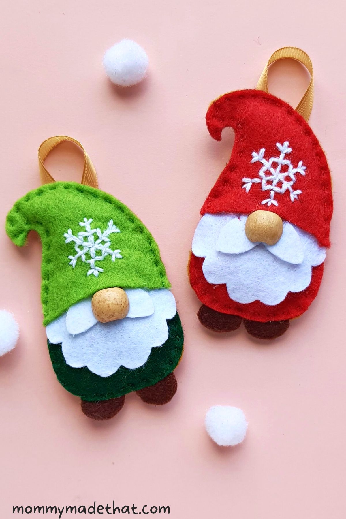 DIY Felt Christmas Ornaments to make for holiday crafts | DIY Felt Christmas Ornaments Patterns Free | easy diy felt christmas ornaments | how to make a felt christmas tree ornament | 25 Free Patterns for Felt Christmas Ornaments linked on the Six Clever Sisters blog!