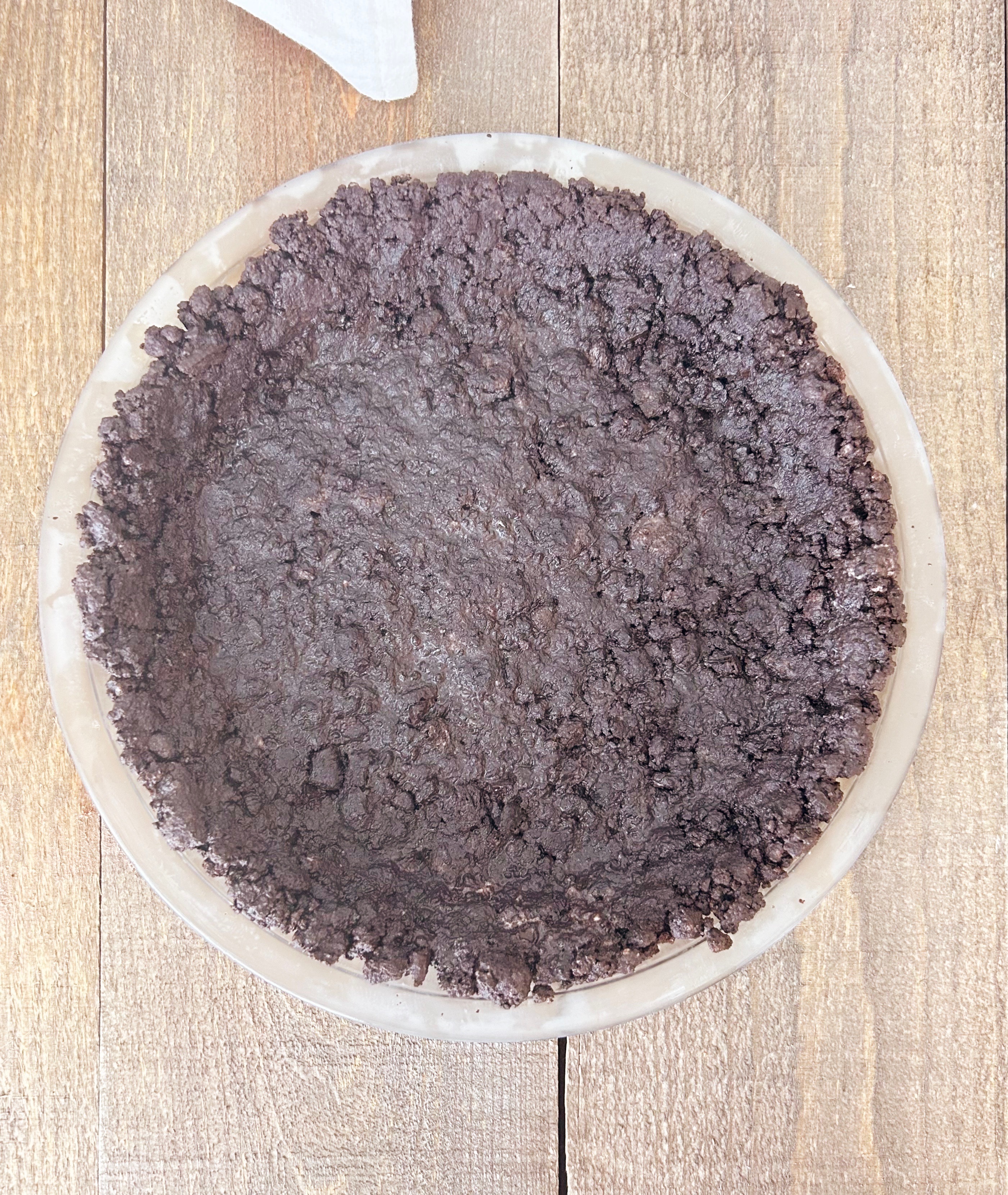 No-bake chocolate pie | summer dessert | No-bake chocolate pie recipe with pudding | No-bake cold summer dessert pie | No bake chocolate pie recipe at the Six Clever Sisters website!