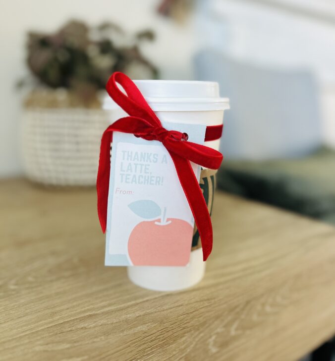 Thanks a Latte Printable Tag | Teacher Gift | Coffee Gift | Free Printable Card | Printable Gift Tag | Easy DIY Gift | Coworker Gift | Thank you Gift | Six Clever Sisters