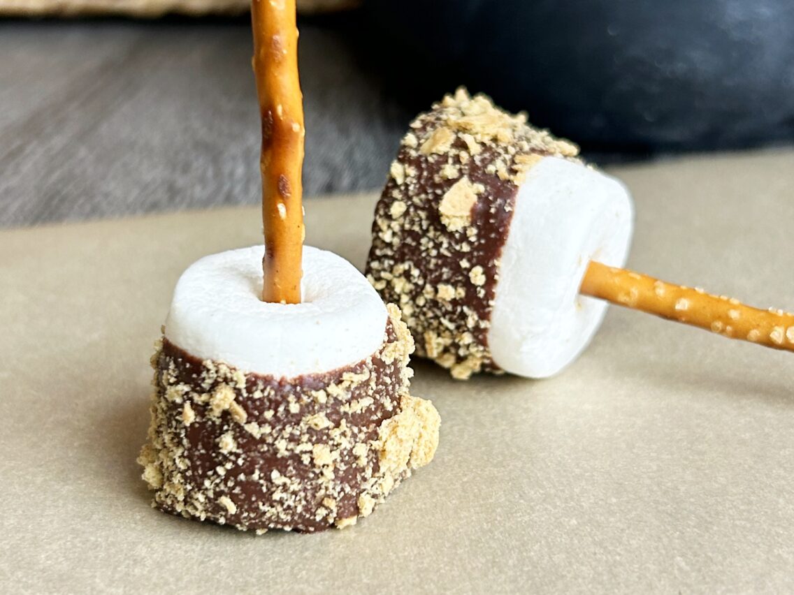 How to Make Easy Marshmallow S’mores Pops