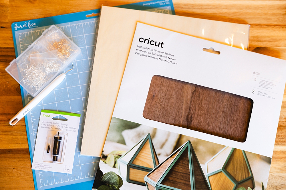 How to Make Wooden Earrings with Cricut Veneer, How to make wooden earrings at home, Easy Cricut Projects, Easy Cricut Gift Ideas