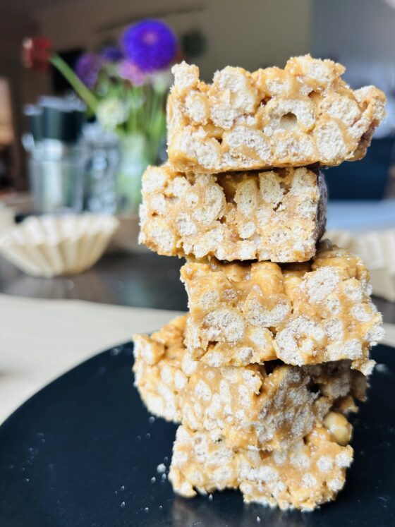 Easy No Bake Peanut Butter Cheerio Bars